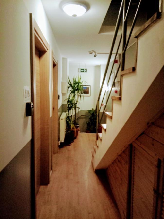 Central Guesthouse (Adults Only) Bucarest Exterior foto