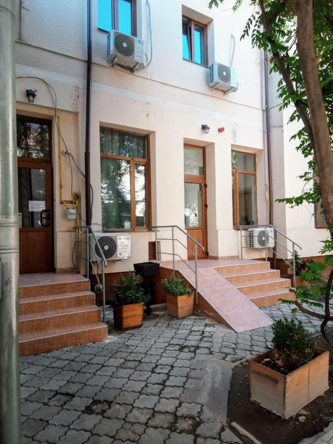 Central Guesthouse (Adults Only) Bucarest Exterior foto