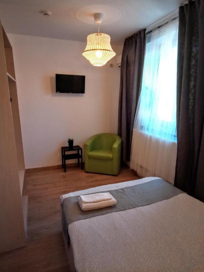 Central Guesthouse (Adults Only) Bucarest Exterior foto